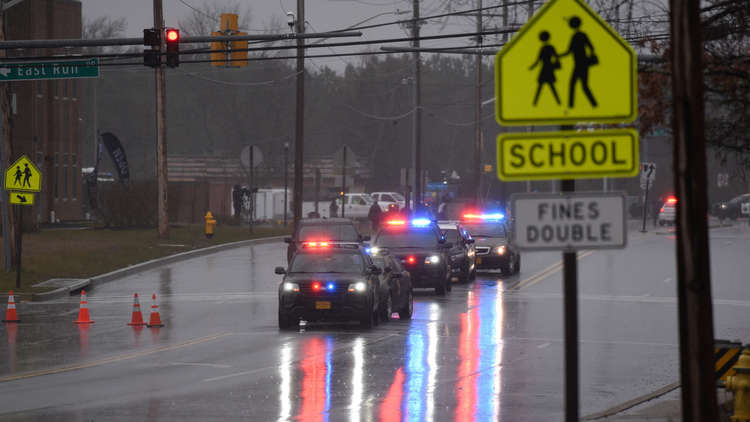 جريحان بإطلاق نار أمام مدرسة في مدينة كنزاس الأمريكية