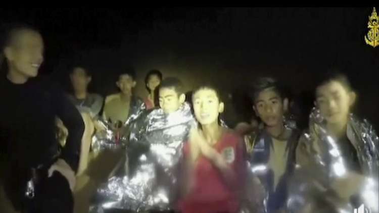 مشاهد جديدة لفريق كرة القدم العالق داخل كهف في تايلاند