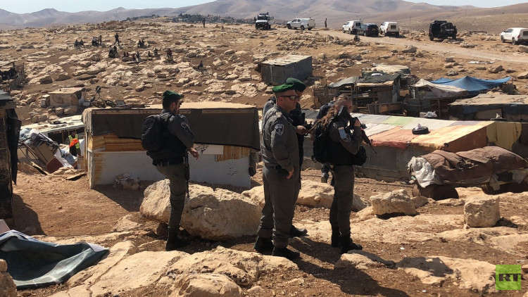 إصابة 35 فلسطينيا جراء قمع الجيش الإسرائيلي لاحتجاجات على هدم تجمعين بدويين قرب القدس