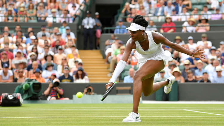 فينوس تمر إلى ثالث أدوار ويمبلدون