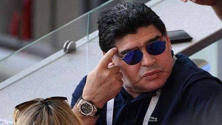 "الفيفا" يدين بشدة انتقادات مارادونا بشأن التحكيم