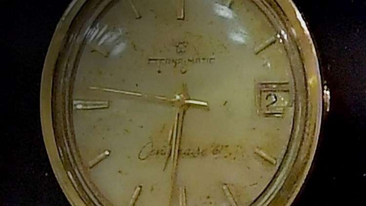 ساعة كوهين بين الموساد والمزاد العلني