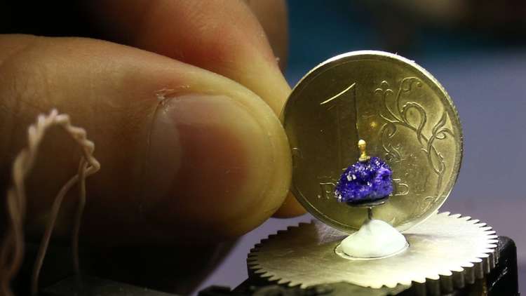 الروبل يتقدم مع تراجع الدولار في الأسواق العالمية