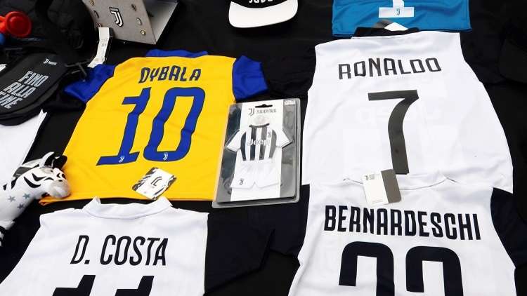 تحديد موعد تقديم رونالدو في ملعب يوفنتوس