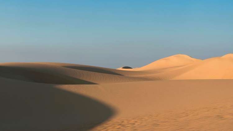 مصر.. العلاج بالدفن في الرمال (صور)