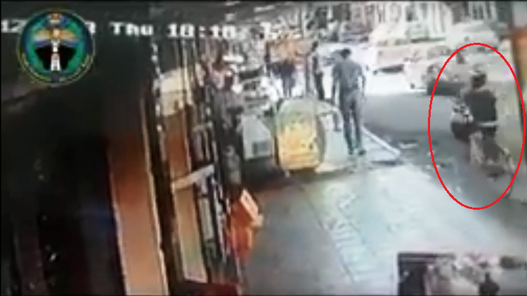 الأردن.. سرعة تجاوب شرطي تنقذ طفلا من الموت دهسا