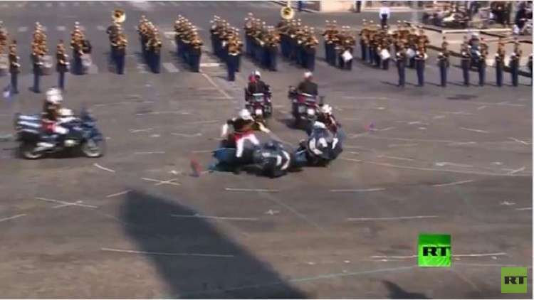 حادثة محرجة أثناء الاحتفال بالعيد الوطني الفرنسي بحضور ماكرون