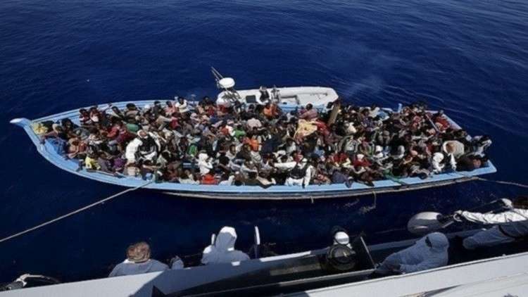 إنقاذ 450 مهاجرا في البحر المتوسط