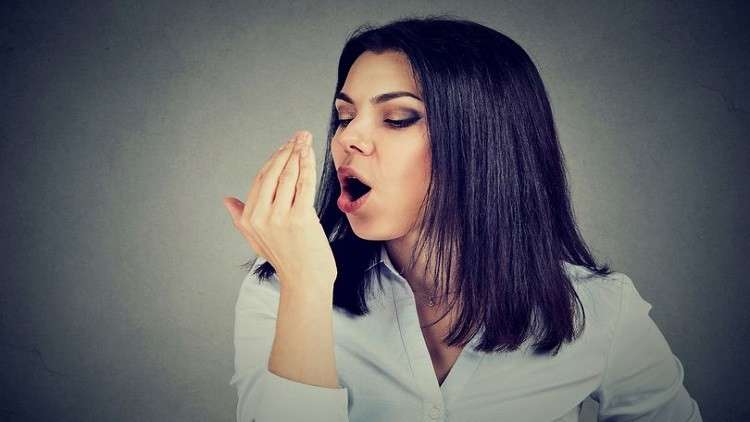 كيف تتخلص من رائحة الفم الكريهة؟