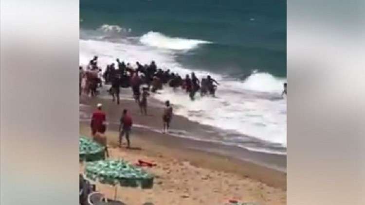 المضحك المبكي.. مركب مهاجرين أضاع طريقه!