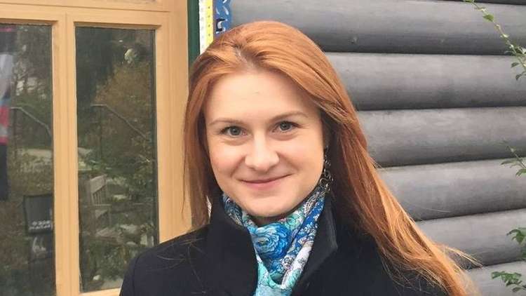 لماذا اعتقلت "سي آي إيه" ماريا بوتينا في واشنطن لحظة مصافحة بوتين لترامب في هلسنكي؟