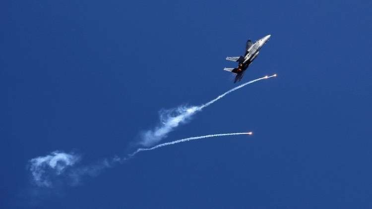 إسرائيل تهدد بحرب واسعة على غزة إذا لم يتوقف إطلاق البالونات بحلول الجمعة