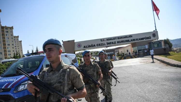 المحكمة التركية تمدد حبس القس الأمريكي على الرغم من ضغوط واشنطن ودعوات ترامب