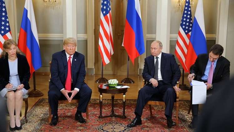 دعوة مخزية من عضوي كونغرس لاستجواب مترجمة ترامب