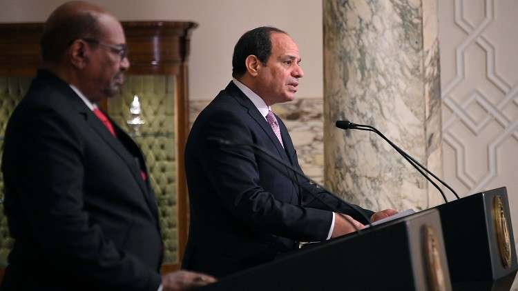 السيسي للبشير: الروابط بين مصر والسودان لا توجد بين سواهما