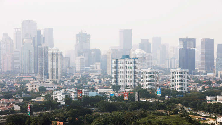 السفير السعودي لدى إندونيسيا يحذر رعايا بلاده 