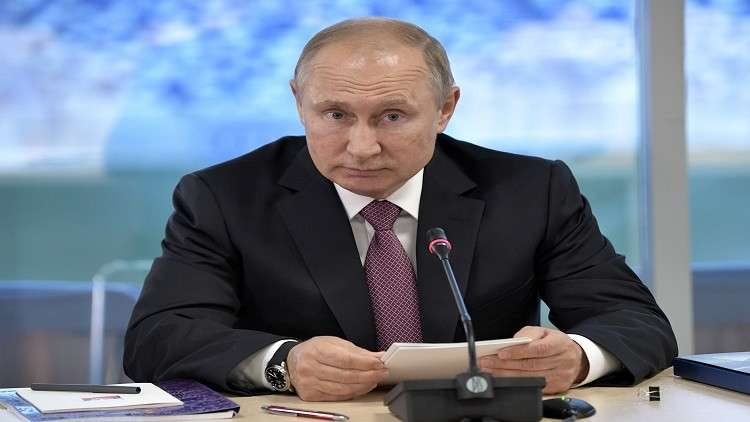 صحفي فوكس نيوز يختار قضاء الإجازة في روسيا بعد لقاء بوتين 