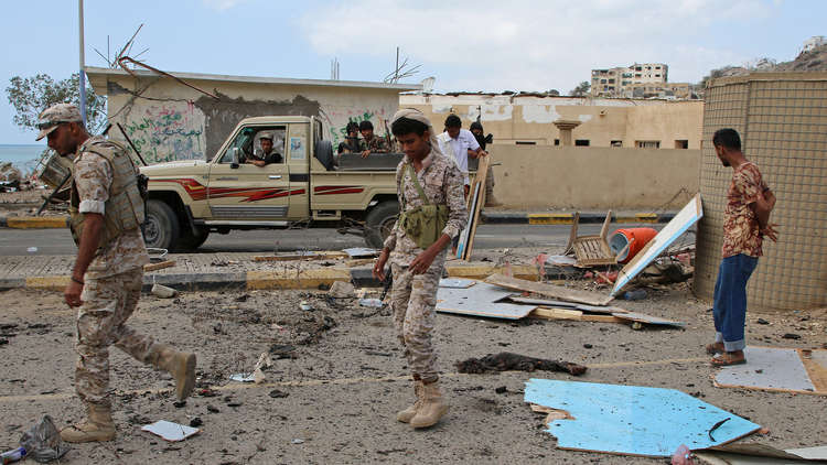 ضحايا بهجوم انتحاري استهدف موكبا لقيادات عسكرية في عدن