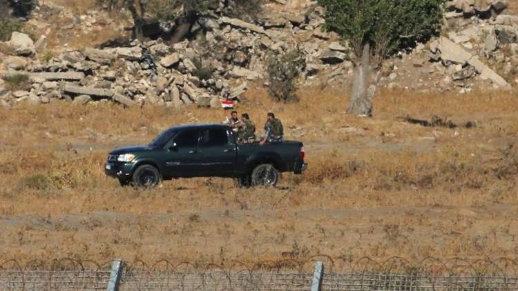 وكالات: القوات السورية ترفع العلم  فوق معبر القنيطرة