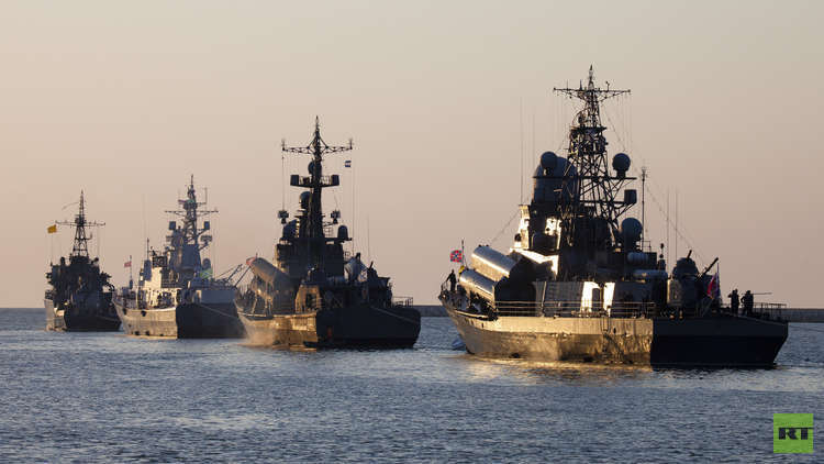 تقاليد العروض البحرية العسكرية الروسية