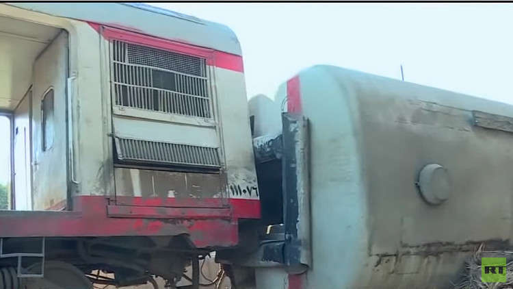 حوادث القطارات تطيح برئيس هيئة سكك حديد مصر 