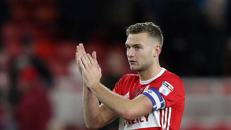 بيرنلي يضم غيبسون في صفقة تاريخية