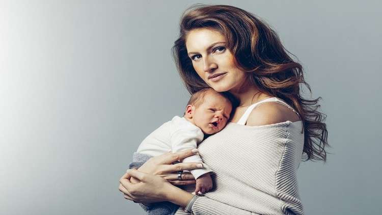 لماذا يجب على النساء تجميد بويضاتهن في العشرينات؟