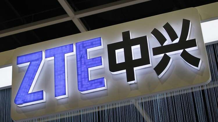 "لعنة" الانفجارات تصل هواتف "ZTE"