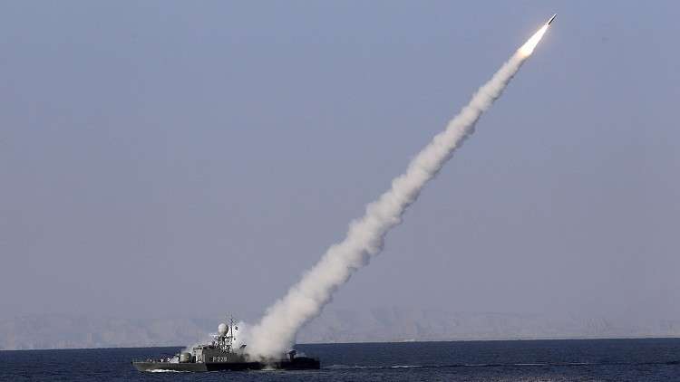 مسؤول أمريكي: إيران اختبرت صاروخا مضادا للسفن في مضيق هرمز