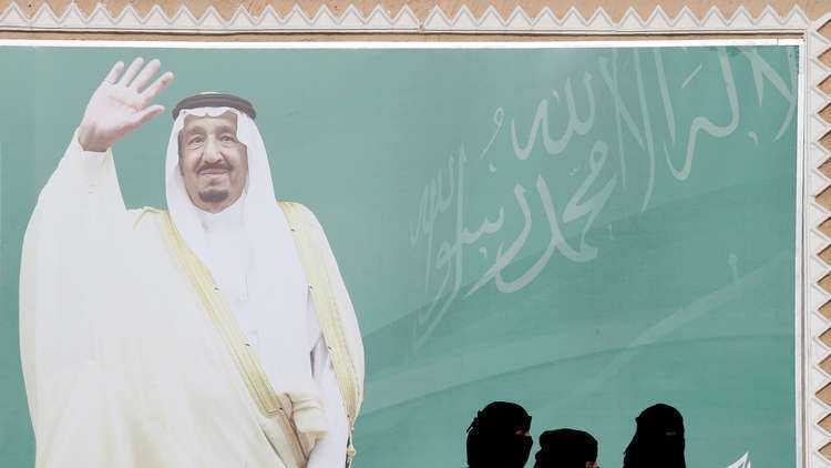 العاهل السعودي يأمر باستضافة 1000 حاج مصري لهم وضع خاص