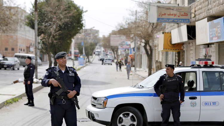العثور على جثث 3 إرهابيين واعتقال 5 مشتبه بهم بتنفيذ عملية الفحيص في الأردن