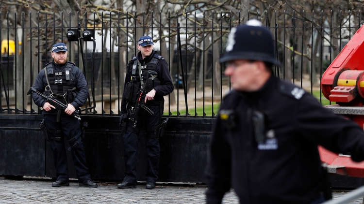 الشرطة البريطانية تتعامل مع حادث الاصطدام أمام البرلمان كعمل إرهابي