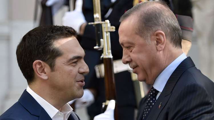 تركيا تفرج عن جنديين يونانيين