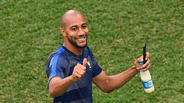 رسميا.. روما يضم نزونزي من إشبيلية