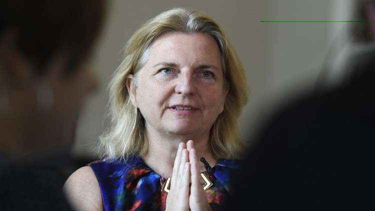 بوتين يحضر حفل زفاف وزيرة الخارجية النمساوية