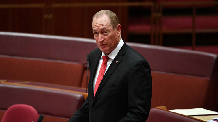 سيناتور أسترالي يدعو إلى "حل نهائي" للمسلمين