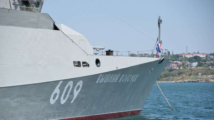 روسيا تعزز سفنها المرابطة في سوريا بحاملة صواريخ 