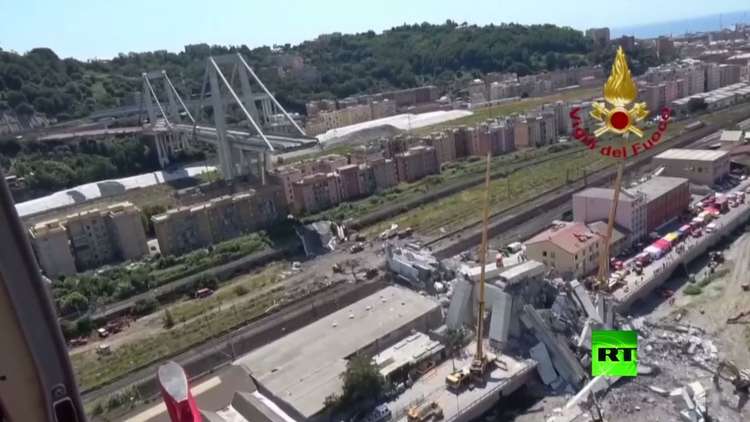 تصوير جوي لموقع انهيار جسر جنوى