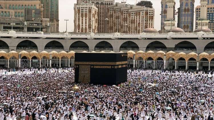 بالصور والفيديو.. أحدث الابتكارات توظف لخدمة حجاج بيت الله الحرام