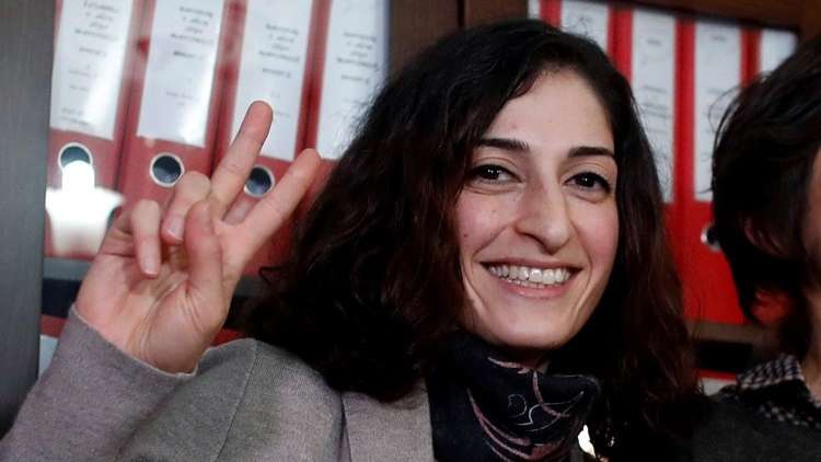 أنقرة ترفع حظر السفر عن صحفية ألمانية مشتبه في تورطها بتنظيم غولن
