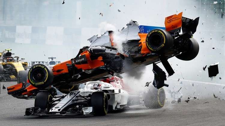 بالفيديو.. حادث رهيب في سباق للفورمولا-1