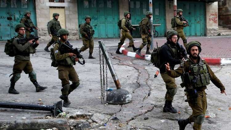 إصابة وزير فلسطيني برصاصة مطاطية بالأذن