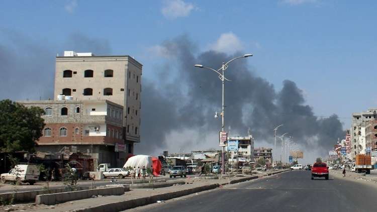 اليمنيون يغلقون شوارع عدن