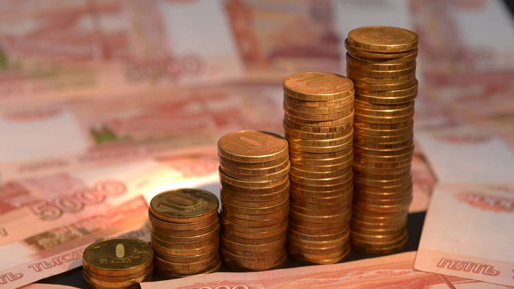 المالية الروسية توضح أسباب تراجع الروبل