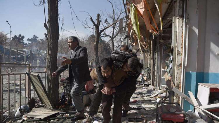 عشرات القتلى بتفجير انتحاري استهدف احتجاجا طالب بإقالة رئيس شرطة في مدينة أفغانية