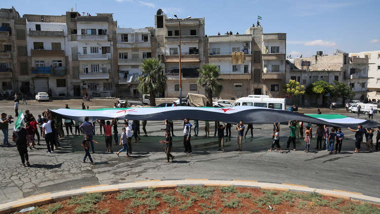 جبهة الجهاديين في إدلب يمكن أن تنهار في أي لحظة