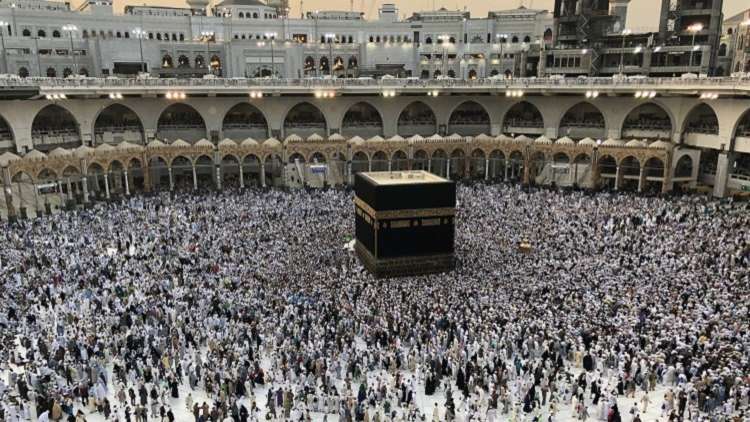 السعودية تتيح للمعتمرين التجوّل في مدنها