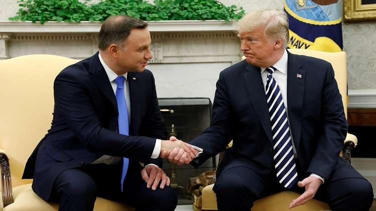ترامب يكشف عن ثمن حمايته لبولندا