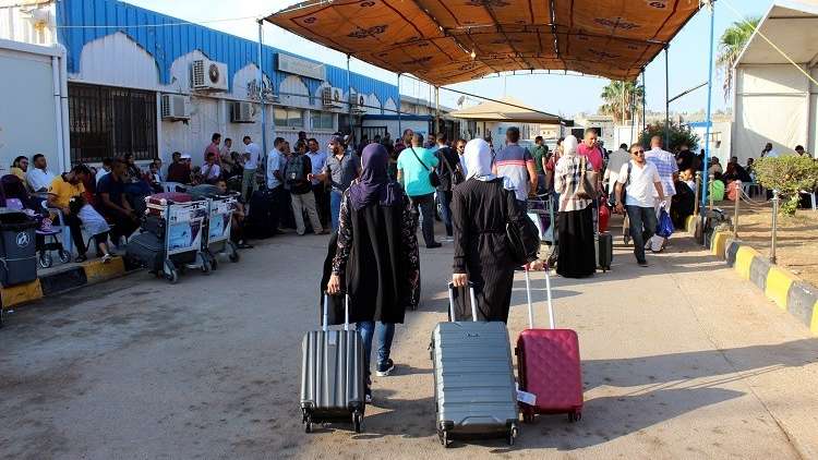ليبيا.. ازدحام المسافرين بمطار مصراته بعد إغلاق مطار طرابلس