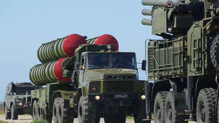 "كوميرسانت": أمر تزويد سوريا بأنظمة S-300 وضع على نار حامية